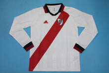 Load image into Gallery viewer, River Plate Retro 2000 Soccer Jersey Icon